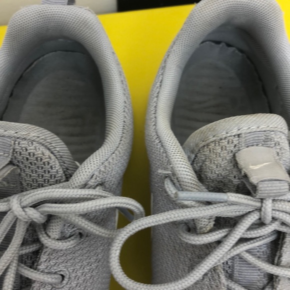 NIKE • Gray Roshe One Sneakers Casual Shoes Sz 6US - Picture 3 of 8